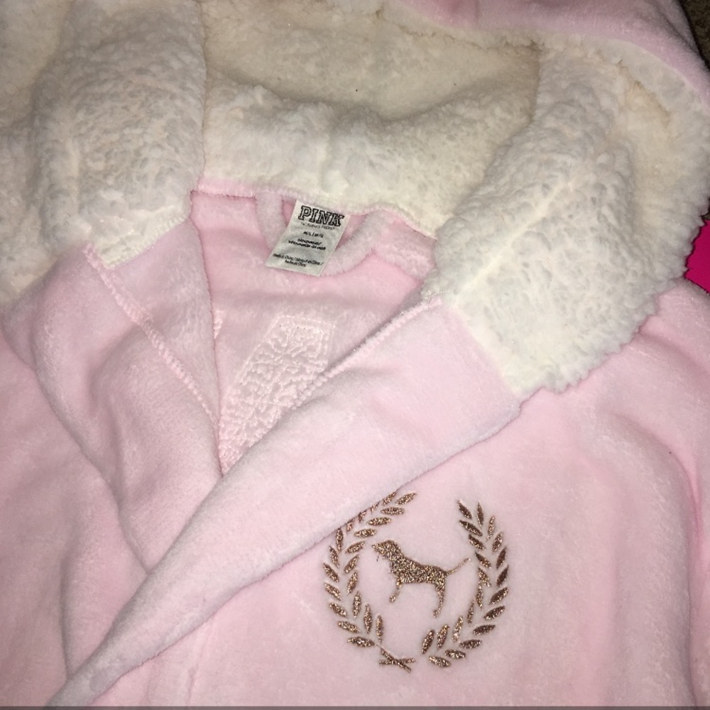 🎉SALE🎉New VS Pink Sherpa Lined Robe XS/S - Picture 5 of 8